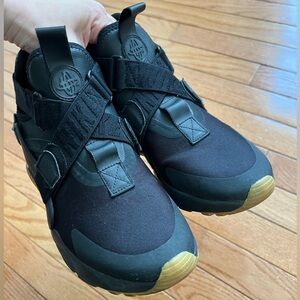 Nike Air Huarache City, Black (Women’s)